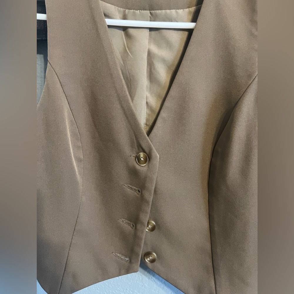 SHEIN Women’s Vest - Picture 3 of 4